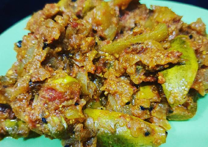 Parwal do pyaaza/pointed gourd