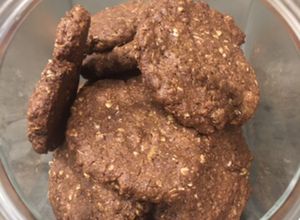 Foto principal de Galletas sanas de chocolate y avena, con panela