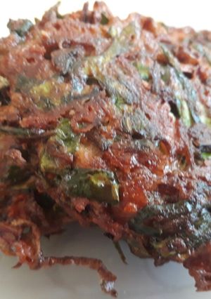 Una foto de Fritos de arroz con verduras