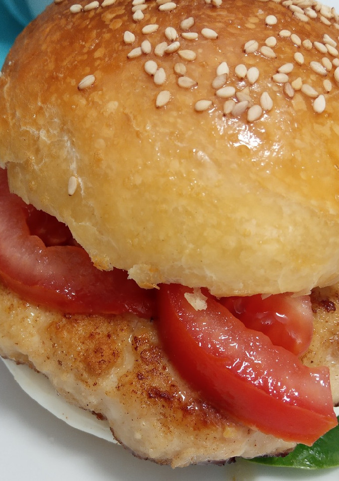 Una foto de Hamburguesas de pavo, cebolla y mozzarella