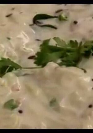 खीरा रायता फ्लेवर फुल तड़का के साथ (Cucumber Raita With Flavour Full Tadka recipe in hindi) रेसिपी मुख्य फोटो