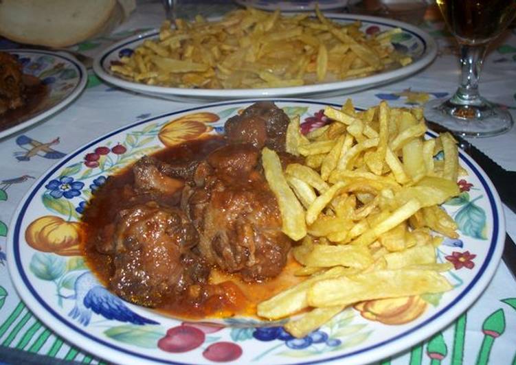 Rabo de toro al estilo de la abuelita Nines