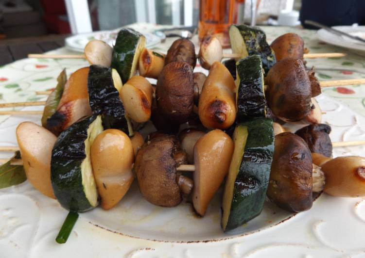 Brochetas de salchichas