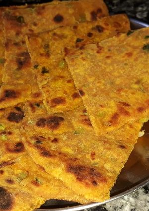 A picture of Missi roti.