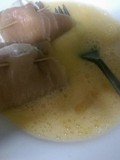 Una foto de Rollos de filetes jamón de cerdo con queso y beicon