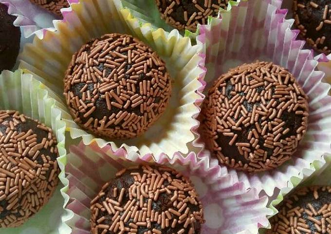 Vickys Easy Cake Truffles