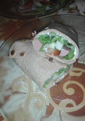 Una foto de Wraps o burritos bien fresco s!😋🤗 Con diversos rellenos