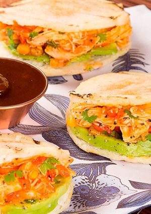 Una foto de Arepas rellenas de pollo