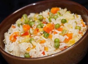 Una foto de Arroz blanco a la jardinera
