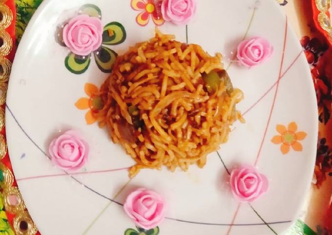 Veg Hakka noodles