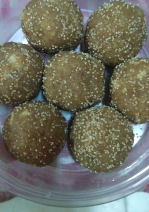 A picture of Churma ladoo.
