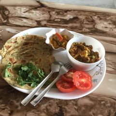 A picture of Daniya methi lachha paratha.