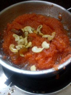 ரவா பால் கேசரி (Rava paal kesari recipe in tamil) செய்முறை முக்கிய புகைப்படம்