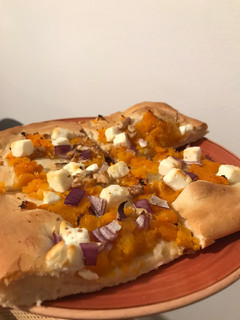 Una foto de Pizza con calabaza