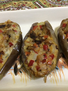 Una foto de Berenjenas rellenas con huevo y nueces