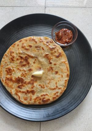 A picture of Aloo paratha.