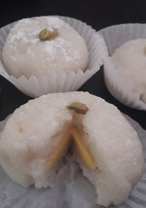 A picture of Mango mochi.