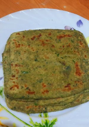 A picture of Palak Paratha.