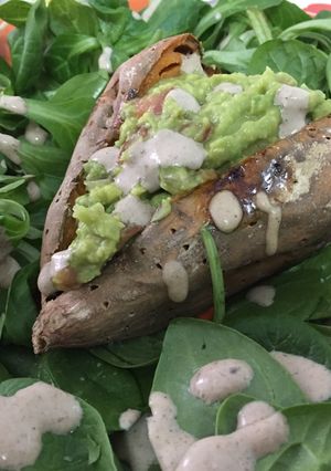 Una foto de Boniato con guacamole