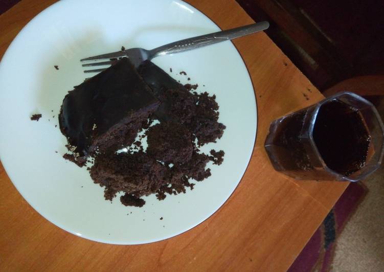 Eggless chocolate cake