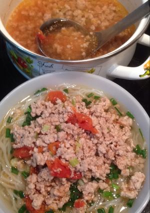 Hình của món Bún thịt băm cà chua.