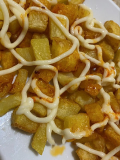 Una foto de Patatas bravas a mi estilo