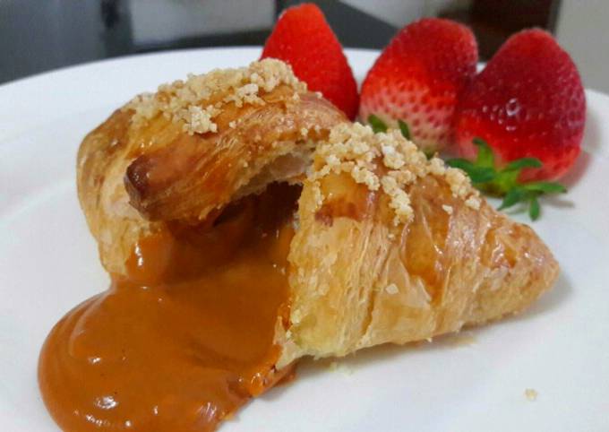 Recipe of Any-night-of-the-week Thai tea lava croissant