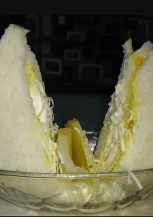 A picture of Pineapple ice cream sandwich.