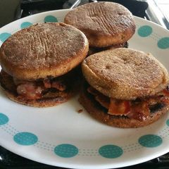 A picture of 2 ingredient Bacon Breakfast Muffins / Sandwiches.