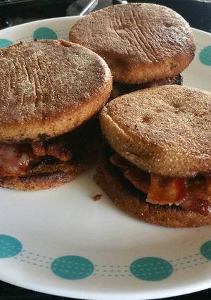 A picture of 2 ingredient Bacon Breakfast Muffins / Sandwiches.