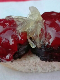 Una foto de 75. Montadito morcilla y mermelada