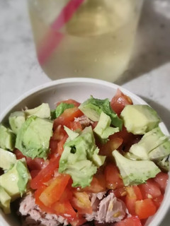 Una foto de Chifrijo (tico) versión light con atún en agua