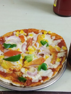 चीज़ कॉर्न पिज़्ज़ा (Cheese corn pizza recipe in Hindi) रेसिपी मुख्य फोटो