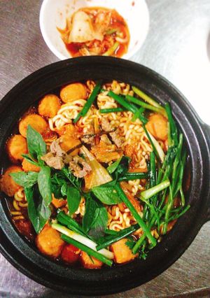 Hình của món Mì cay 🍜🥘.
