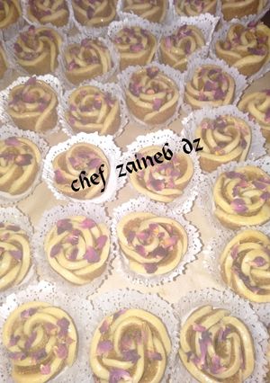 صورة لوصفة غريبية الورقة على شكل وردة