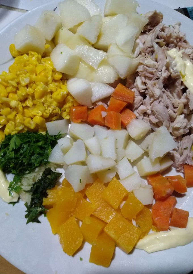 Una foto de Salpicón de Pollo con PERA y Verduras