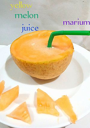 A picture of Yellow melon juice.
