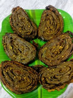 अळूवडी.. (aloowadi recipe in marathi) रेसिपी चे मुख्य फोटो