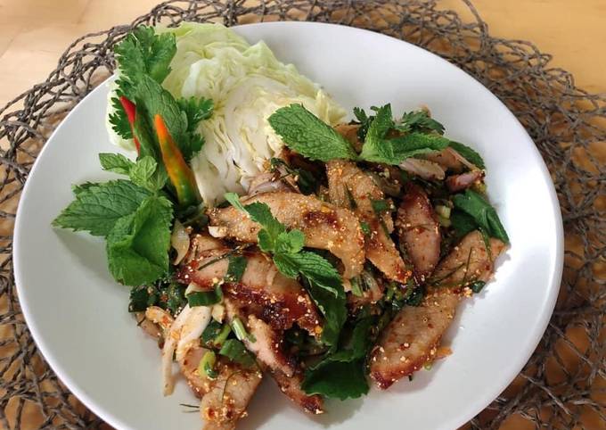 Recipe of Favorite Spicy Thai Salad • Thai Grilled Pork Salad • Nam Tok Moo |ThaiChef food