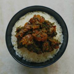 A picture of Aloo Palak Sabzi (Potato-Spinach Sabzi).