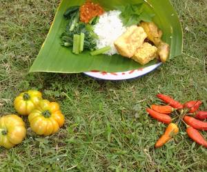 Praktis, Menyajikan Nasi Tempong Banyuwangi Yummy Mantul