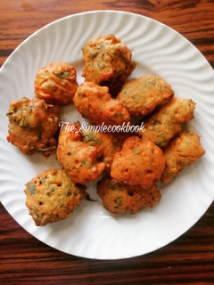 அரை கீரை போண்டா செய்முறை முக்கிய புகைப்படம்