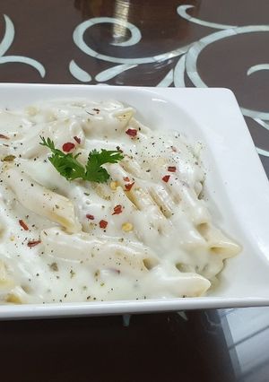 A picture of White Sauce Pasta.