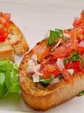 Bruschetta mit Tomaten und Knoblauch