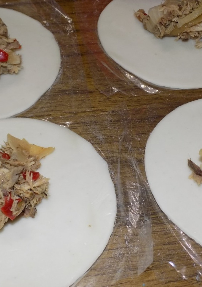 Una foto de Empanadas de bondiola braseada desmechada