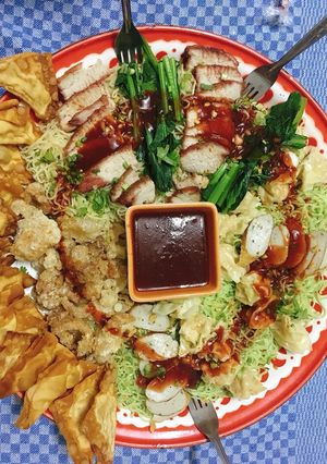รูปของ 🌈บะหมี่ถาดหมูแดงอบน้ำผึ้ง~