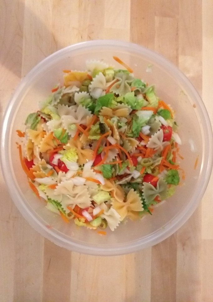 Una foto de Ensalada de pasta fría Vegetariana