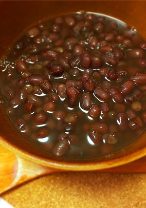 A picture of Basic Azuki Bean Cooking Method: Lightly Sweetened Sweet Red Bean Soup.