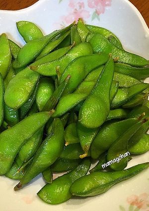 A picture of Boiled Edamame with Salt.