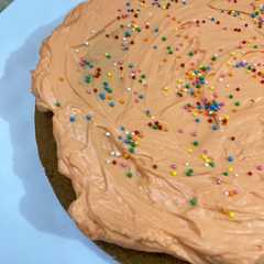 รูปของ Simple Carrot Cake dengan Orange Buttercream (No Oven)